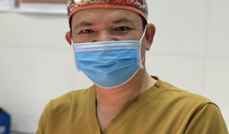 Phương pháp phẫu thuật đúng phải dựa vào kinh nghiệm lâu năm của bác sĩ