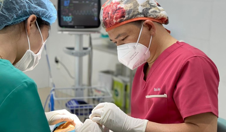 Bs Nguyễn Khanh: “Từ chối phẫu thuật cho khách”