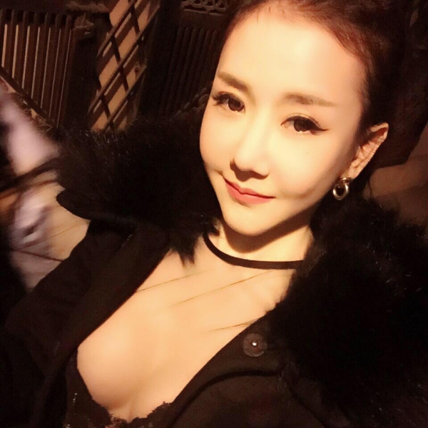 Chu Hằng phẫu thuật thẩm mỹ