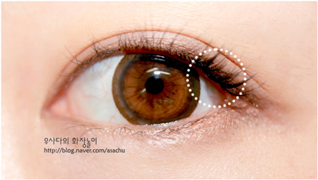 trang điểm mắt hàn quốc