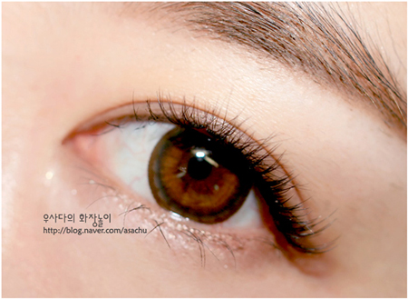 trang điểm mắt hàn quốc